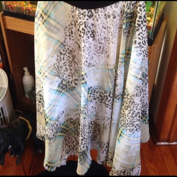 Lapis nice skirt - Picture 3 of 3